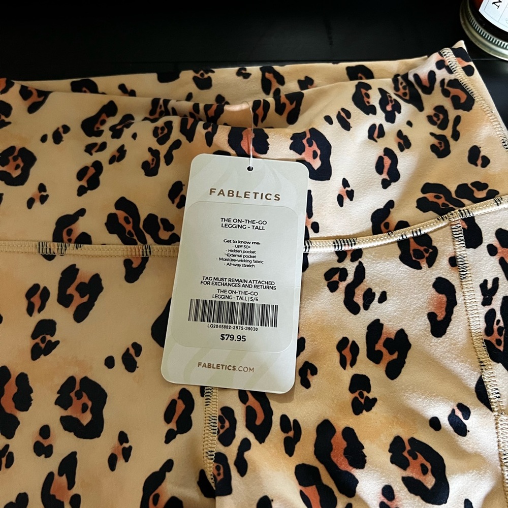 Fabletics Set NWT Leopard Print - Picture 5 of 7
